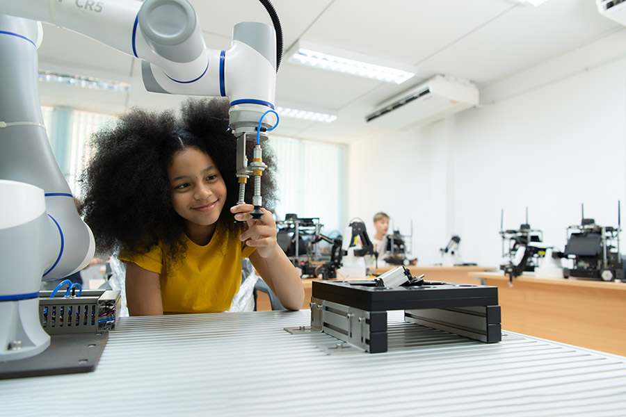 Mãos na Massa: 5 Aspectos em que a Cultura Maker Desperta o Potencial dos Alunos